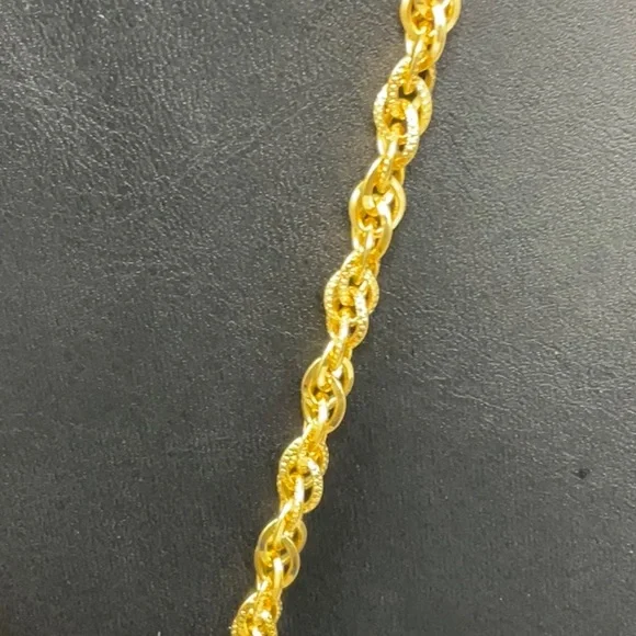 Vintage 24 inch rolo type gold tone chain, with large gold tone pendant. - Picture 2 of 8